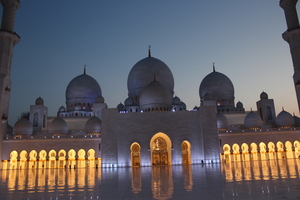 Sheikh Zayed Grand Mosque at night time